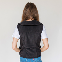 Load image into Gallery viewer, Peter Pan Collar Fleece Gilet
