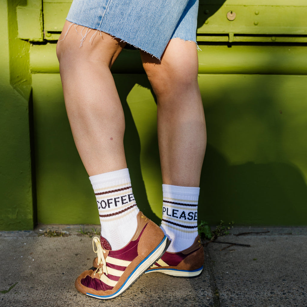 Coffee Please: Slogan Sports Socks - Pink